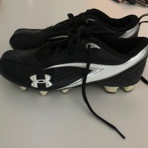 Women’s size 8.5 under armor cleats